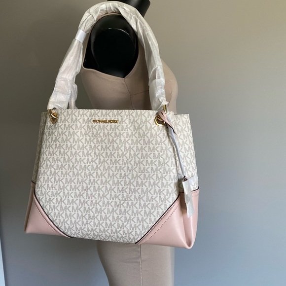 MK Bag and Wallet Set - Picture 3 of 11